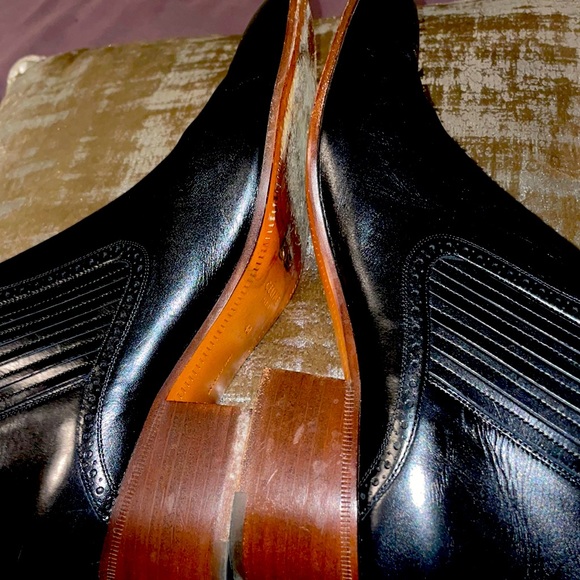 Beautiful designer booties - Picture 2 of 6